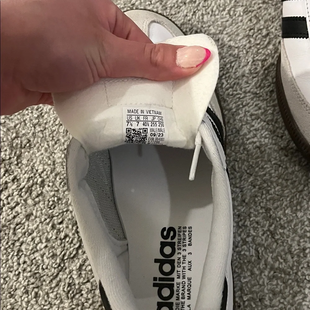 Adidas Samba Classic White and Black Shoes - Picture 3 of 5